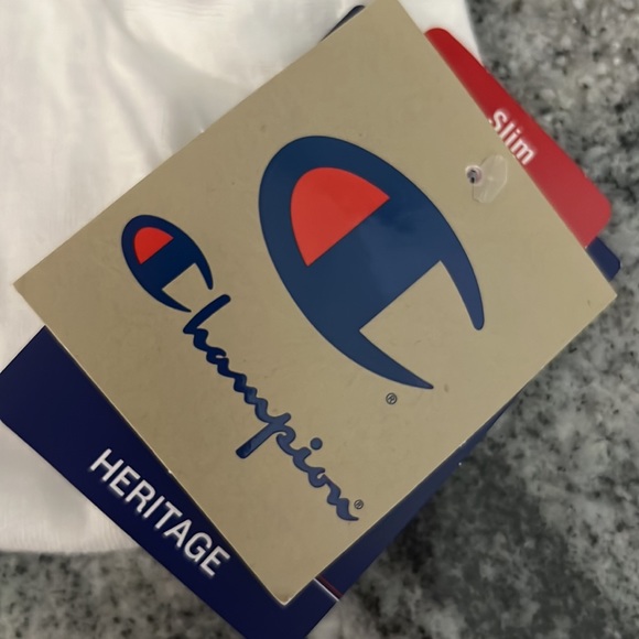 NWT woman’s Champion heavyweight T-shirt Sz S - Picture 2 of 4